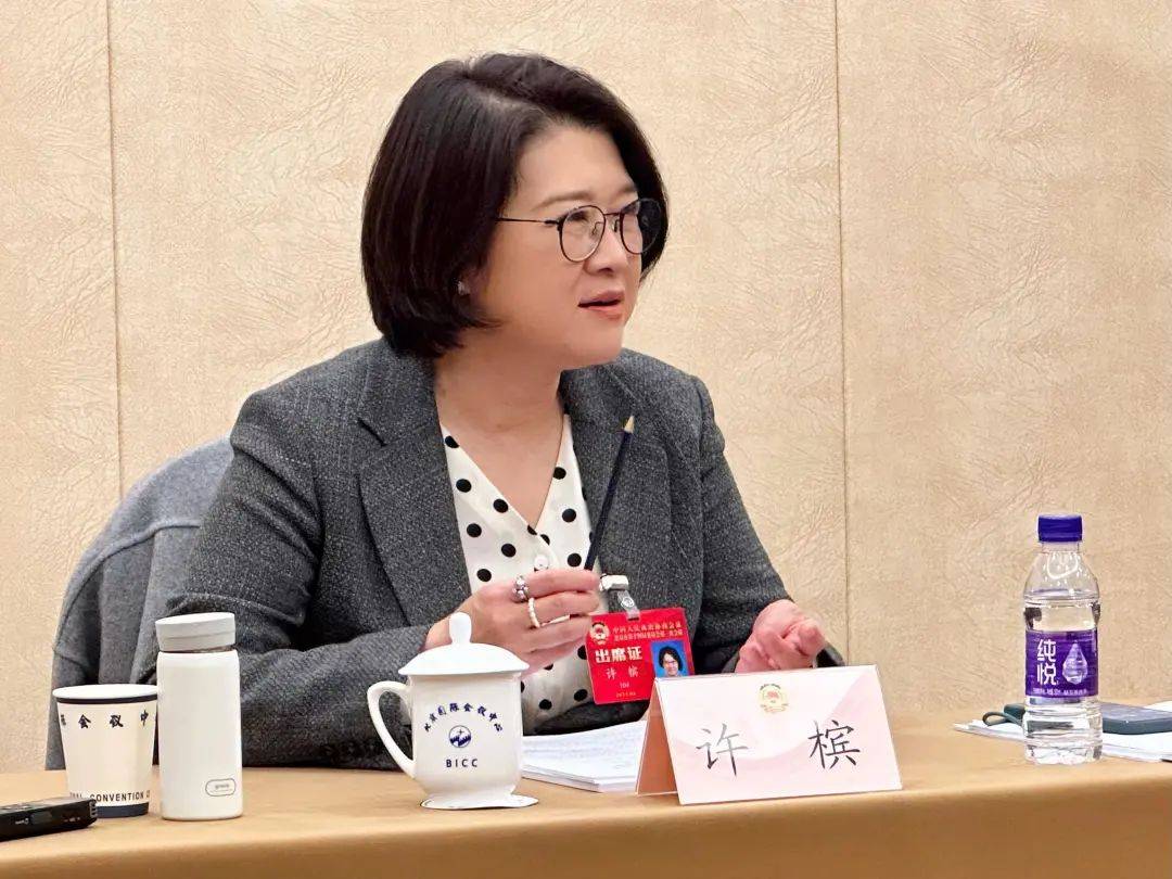 1039看两会 | 如何破解学校周边交通难题？市政协委员为“平安有序通学路”建言献策