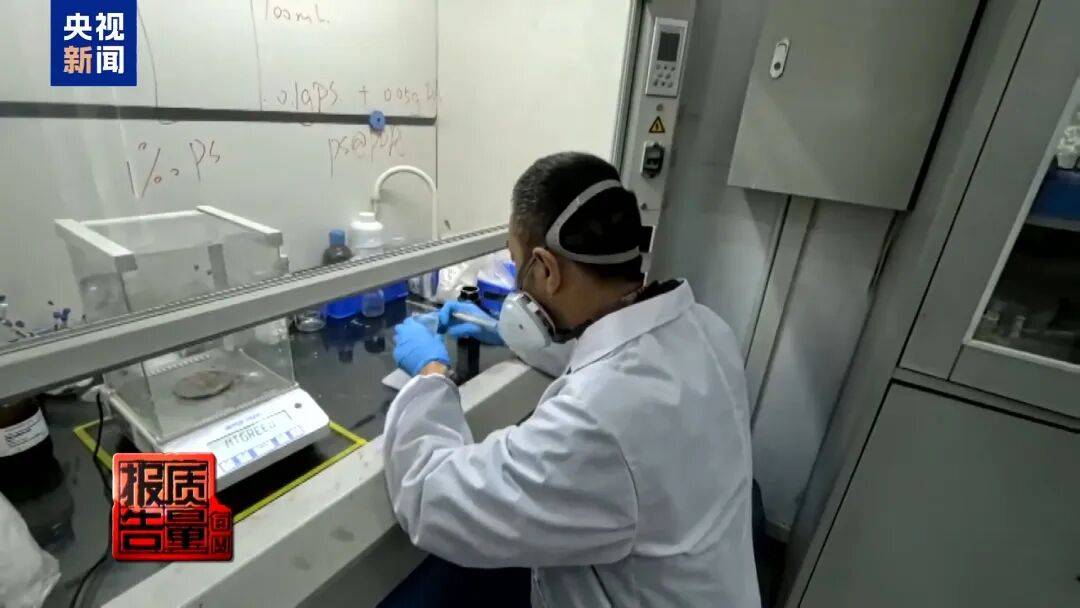 快扔掉！甲醛含量高出上限一倍多，戴防毒面具也不行！