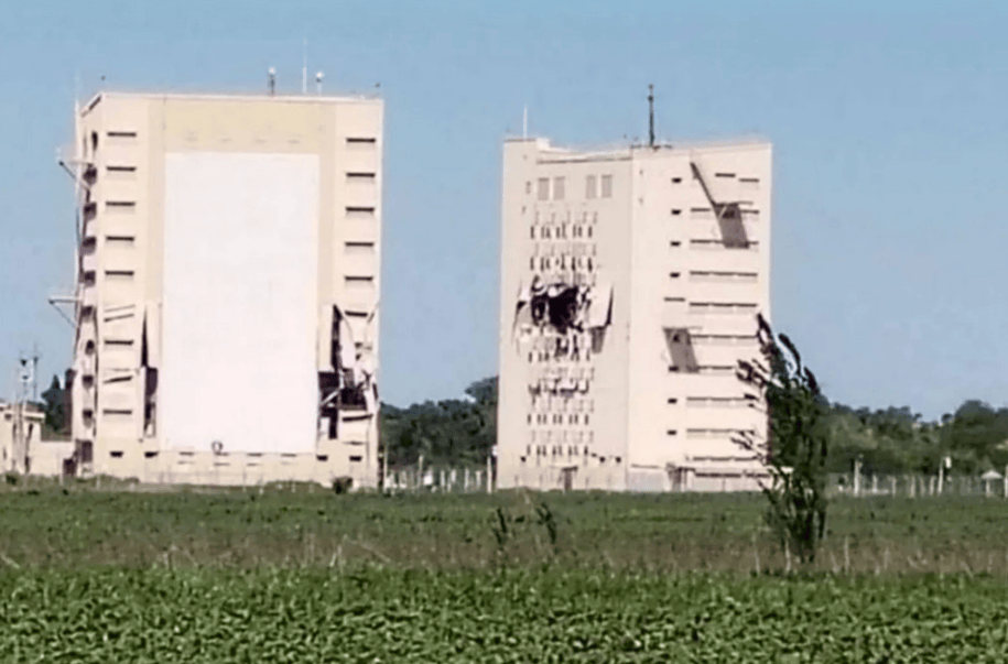 乌克兰发动夜间远程袭击,俄罗斯唯一一架激光武器试验机被毁,预警指挥机测试机也遭破坏