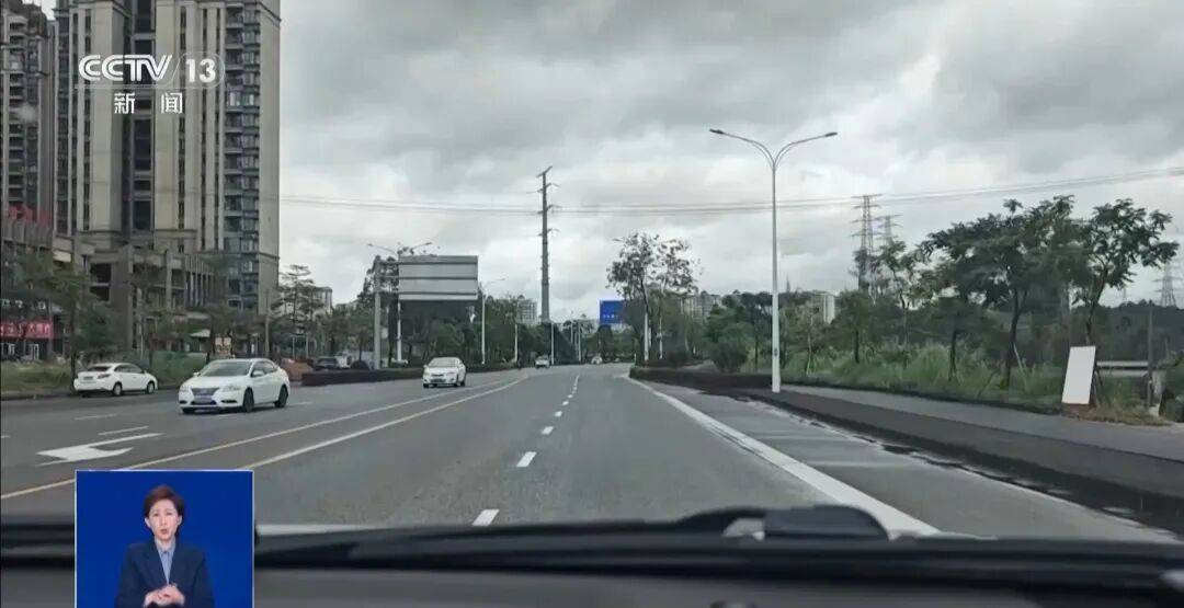 央视披露:男子在网吧厕所墙上看到“高薪日结5000-20000”广告,即将出境时被警方拦下