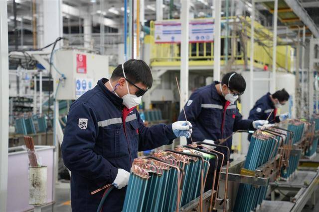 董明珠硬刚空调“铝代铜”!海尔、美的、小米将联合推动空调核心散热部件的铜管换成铝管