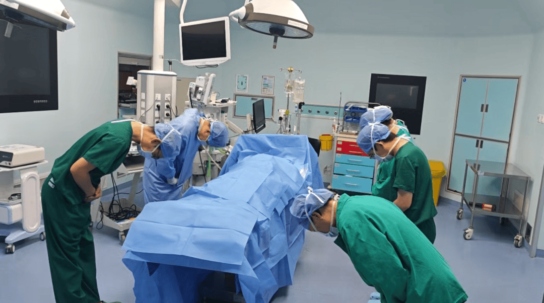 泪目！丈夫车祸离世，妻子含泪做出这个决定