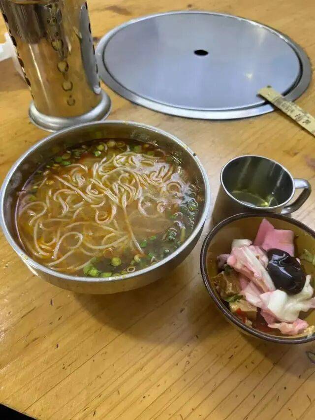 四川乐山“续面事件”新进展:面馆涉嫌违法,民警处警不规范交督察部门处理,顾客获500元补偿已捐赠